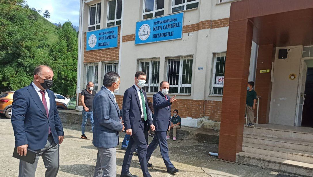 Kemalpaşa Kaymakamı Sayın Mehmet Faruk Saygın'ın Kaya Çamurlu İlkokulu/Ortaokulu'nu Ziyareti